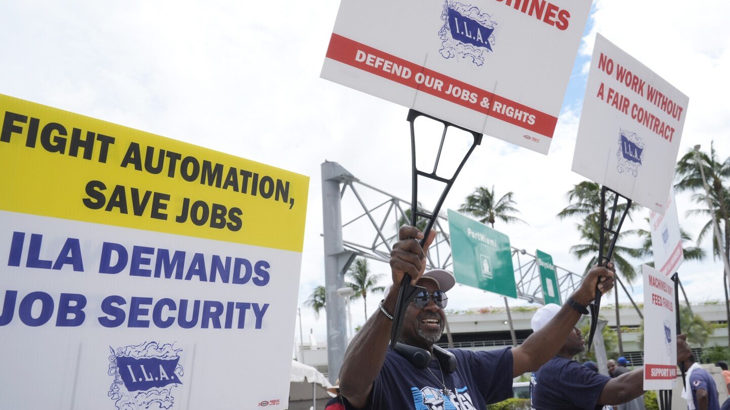 Dockworkers' union suspends strike until Jan. 15 to allow time to negotiate new contract