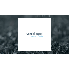 LyondellBasell Industries (NYSE:LYB) Sets New 1-Year Low After Analyst Downgrade