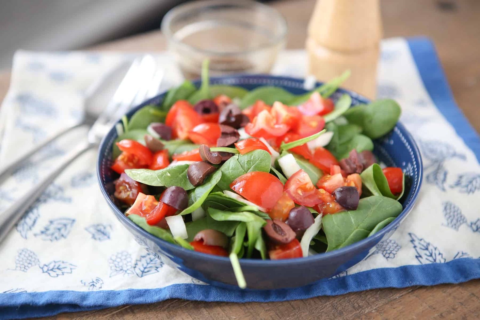 Summer Spinach Salad with Tomato