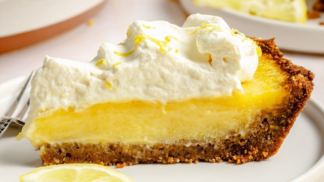 Lemon Cream Pie with Gingersnap Cookie Crust